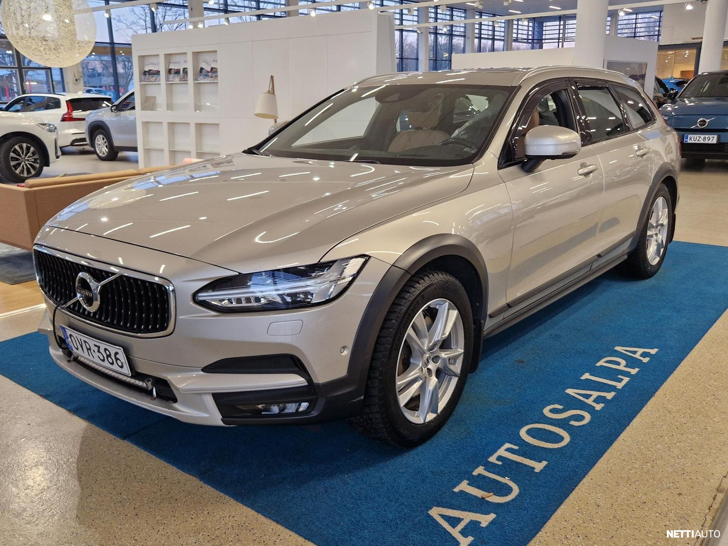 Volvo V90 Cross Country