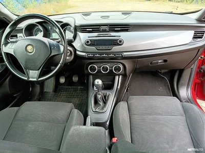 Alfa Romeo Giulietta 2012, kuva 7/10