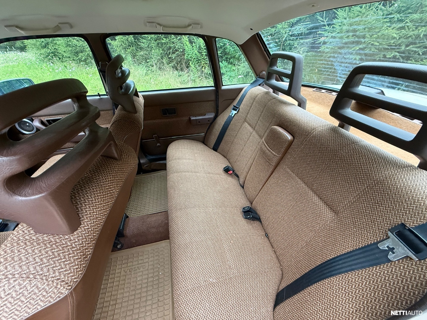 Volvo 240 1988, photo 6/10