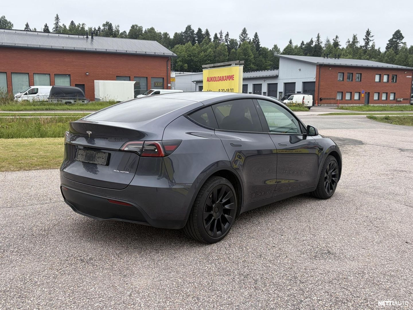 Tesla Model Y 2023, photo 4/10
