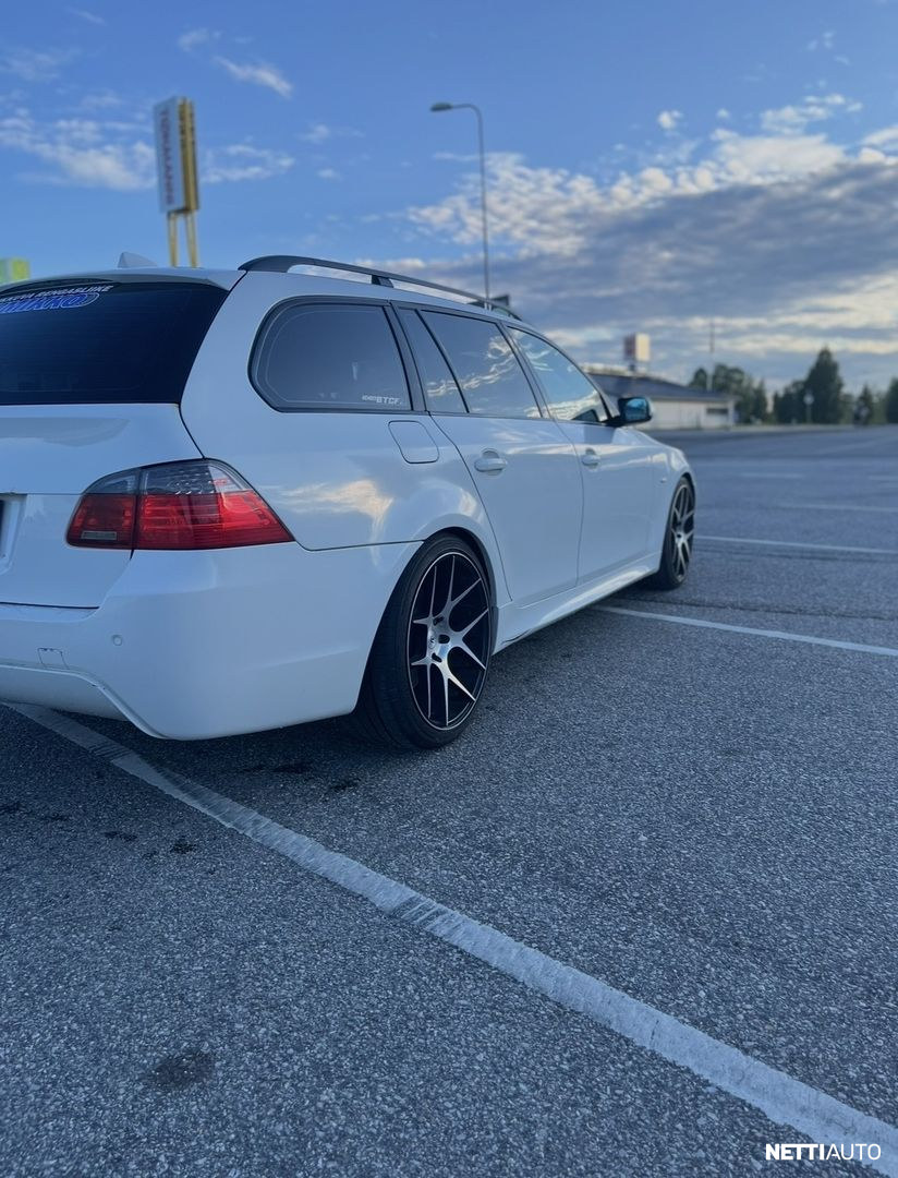 BMW 525