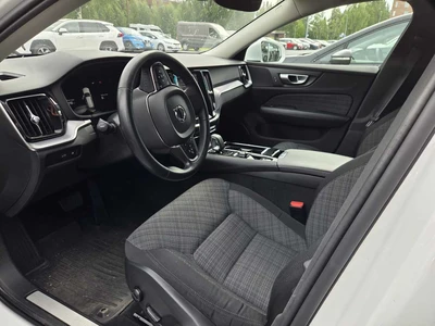Volvo V60 2024, photo 2/18