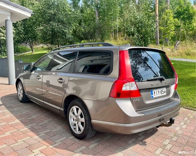 Volvo V70 2,0 Momentum Business 2008, photo 4/10