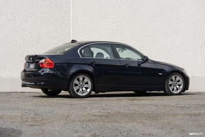 BMW 325 325i 2010, photo 3/19