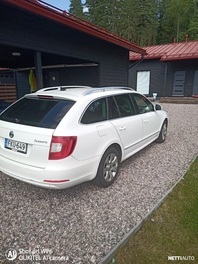 Skoda Superb 2013, kuva 6/10