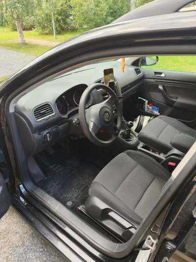 Volkswagen Golf 2011, kuva 5/10