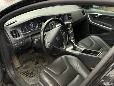 Volvo V60 Cross Country 2016, photo 5/5