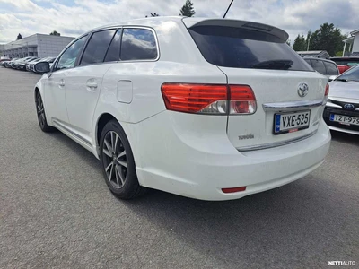 Toyota Avensis 2,0 D-4D DPF Active Wagon 2013, kuva 4/10