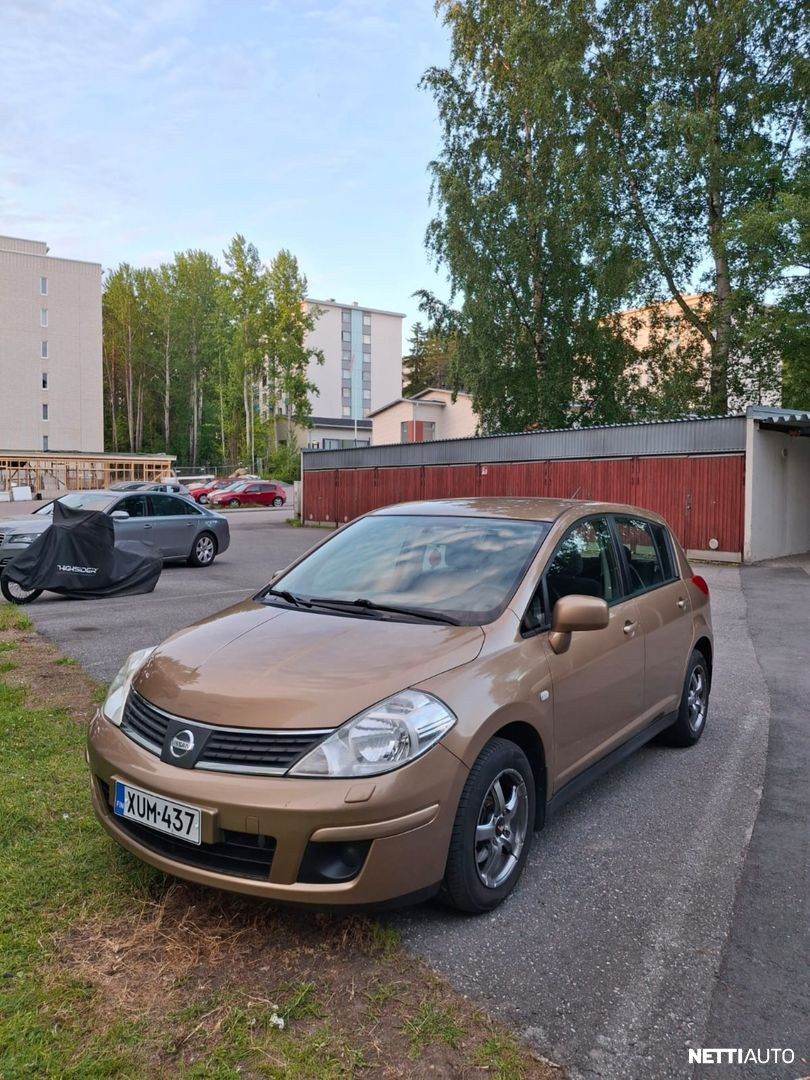 Nissan Tiida