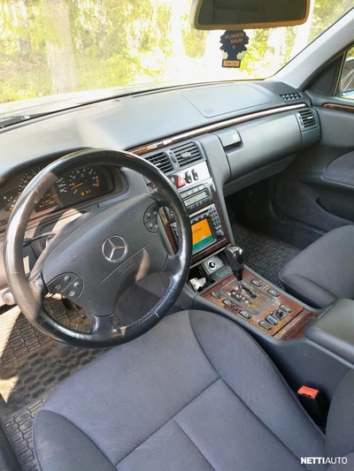 Mercedes-Benz E 2001, kuva 6/7