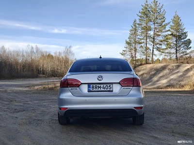 Volkswagen Jetta 2013, kuva 4/10