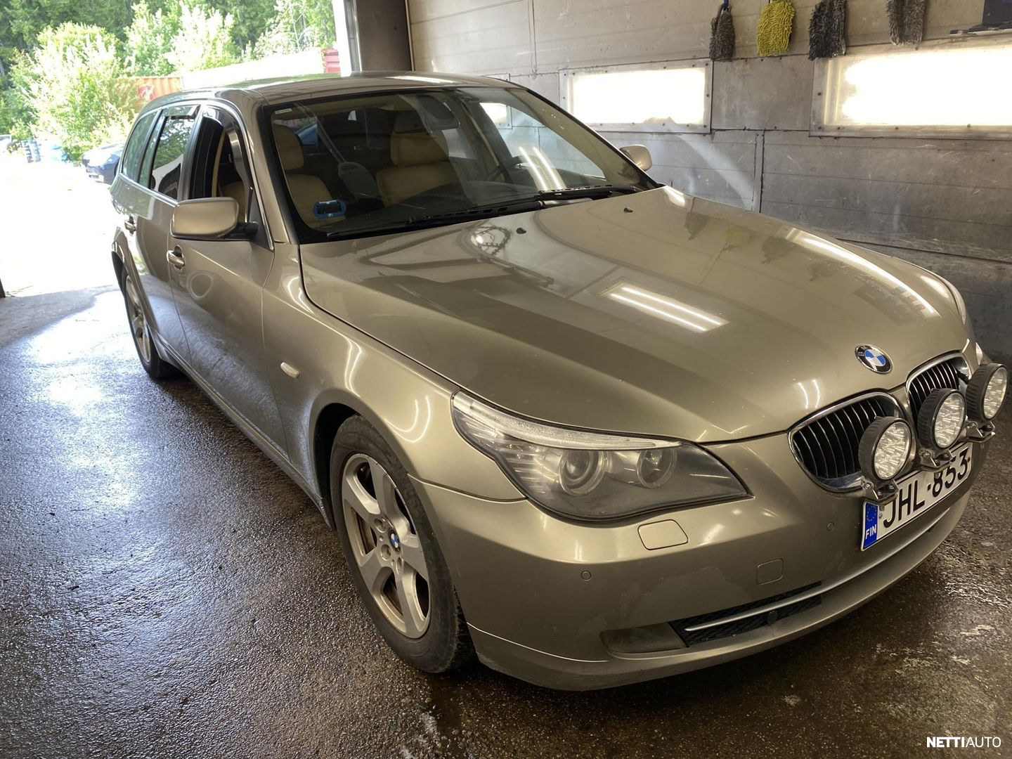 BMW 525