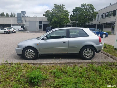 Audi A3 1,6 Ambition 5d 1998, kuva 2/10