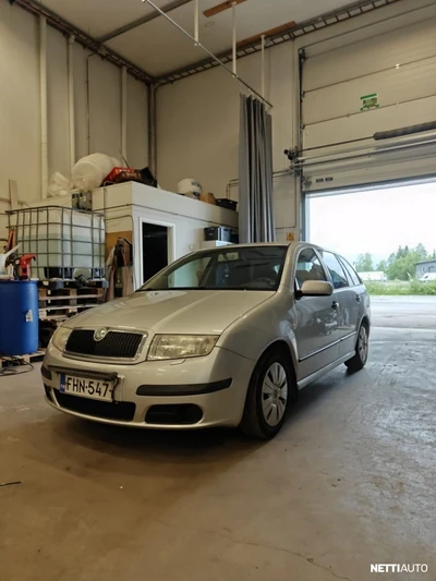 Skoda Fabia Combi 1,4 16 V Ambiente 2006, kuva 4/12