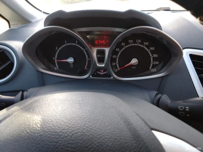 Ford Fiesta 2011, photo 5/13