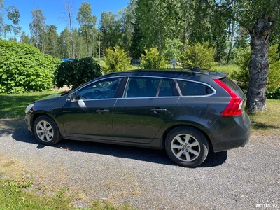 Volvo V60 2012, photo 1/7