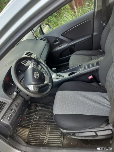Toyota Avensis 2011, kuva 3/6