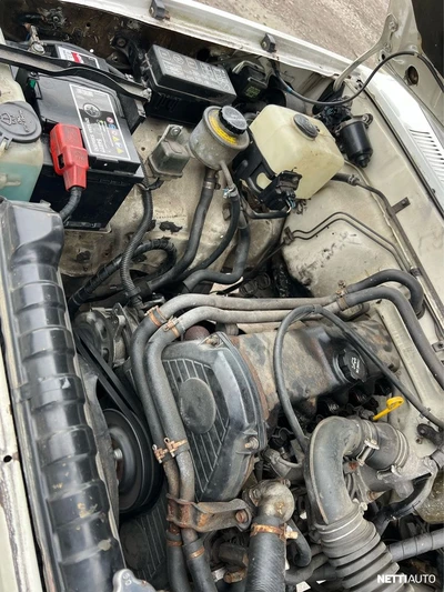Toyota Hilux 1990, kuva 6/11