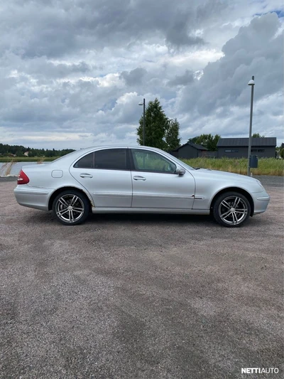 Mercedes-Benz E 220 CDI 2002, photo 4/14