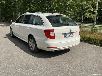 Skoda Superb 2010, kuva 2/10
