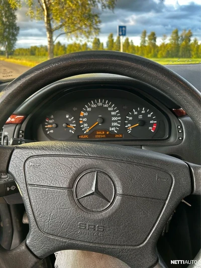 Mercedes-Benz E 1998, photo 7/7