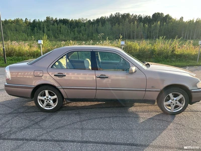 Mercedes-Benz C 200 1995, kuva 4/9