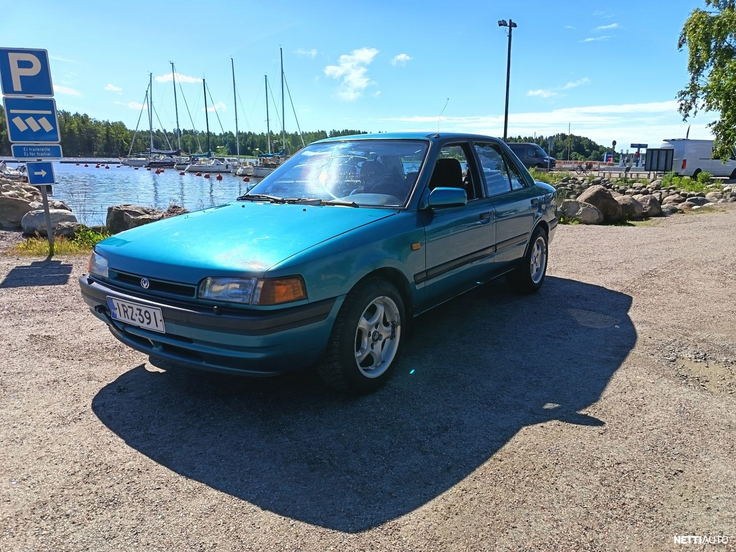 Mazda 323