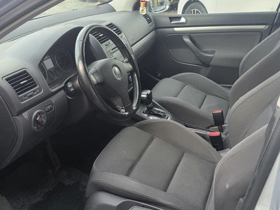 Volkswagen Golf 1,6 85 kW FSI aut. 4d 2005, photo 4/6