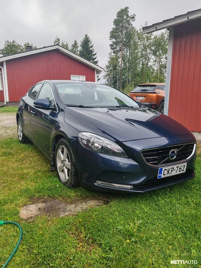 Volvo V40 D2 (115) Momentum 2014, photo 1/10
