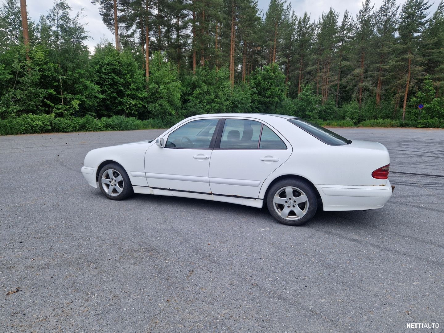 Mercedes-Benz E