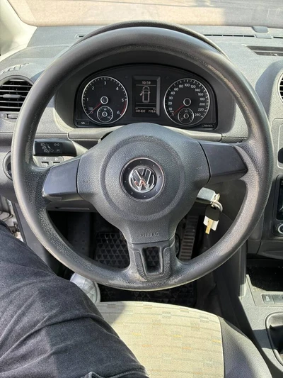 Volkswagen Caddy 2012, photo 6/8