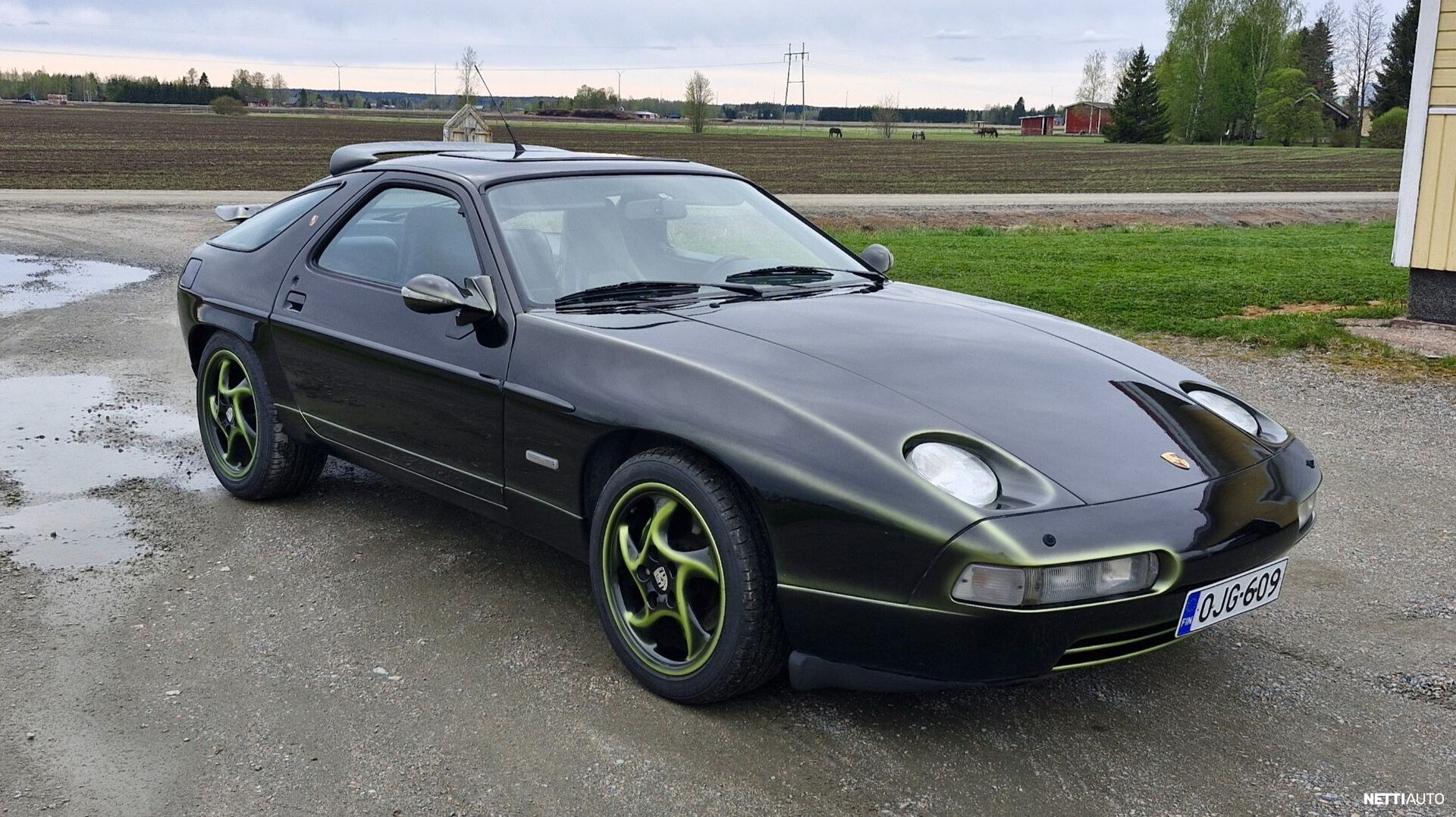 Porsche 928