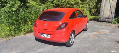 Opel Corsa 2010, kuva 3/4