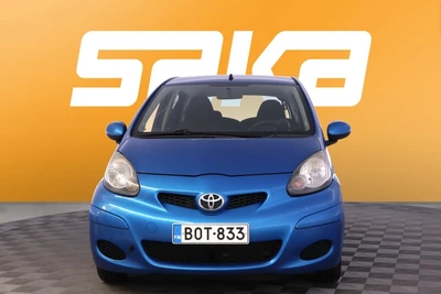 Toyota Aygo 1,0 VVT-i + 5ov 2011, photo 2/10