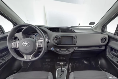 Toyota Yaris 1,5 Hybrid Style 5ov 2014, photo 7/23