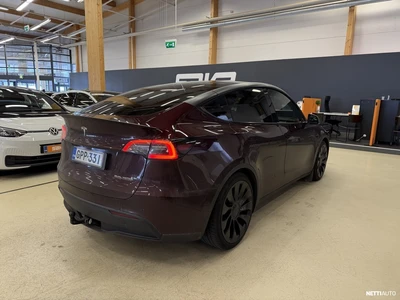 Tesla Model Y Performance 2023, photo 6/10