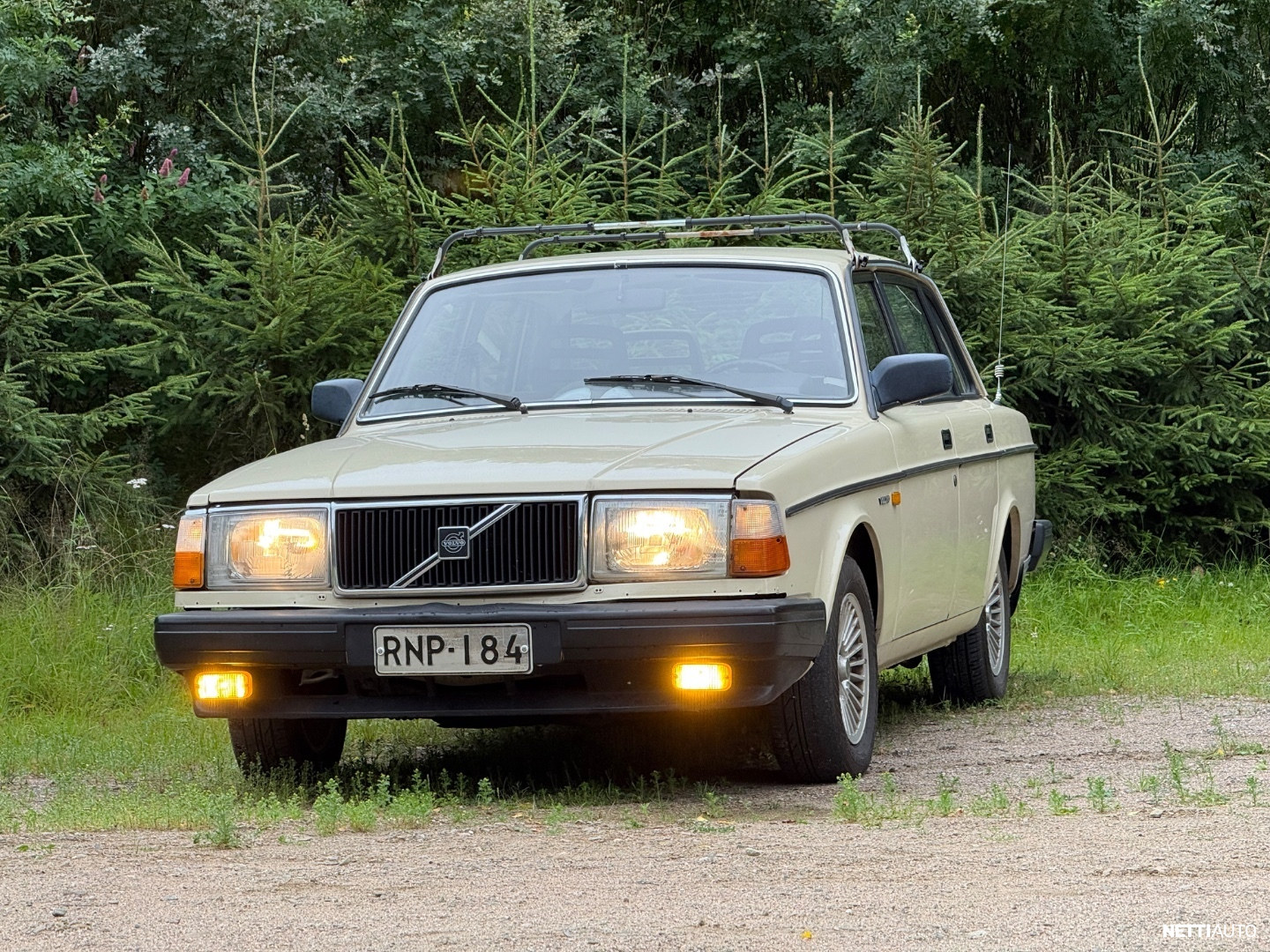 Volvo 240 1988, photo 2/10
