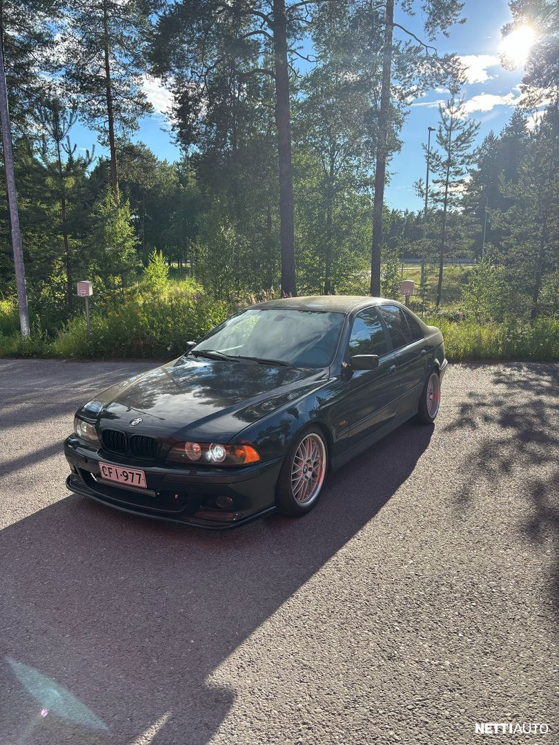 BMW 525