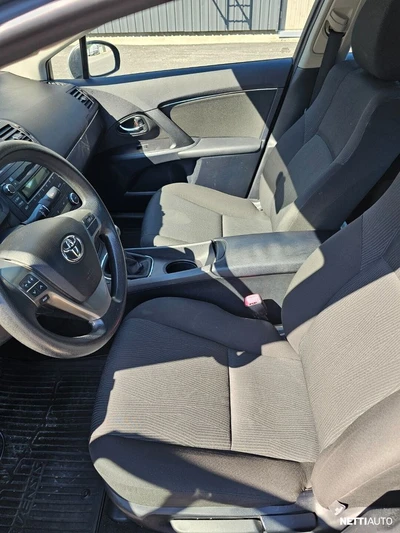 Toyota Avensis 1.8 Valvematic 2009, kuva 5/15
