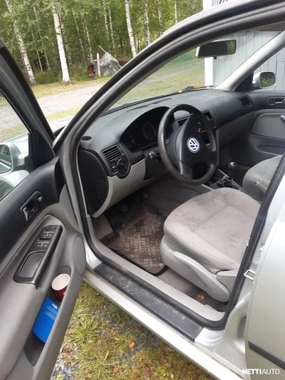 Volkswagen Bora 1,6 77kW 2003, kuva 7/11