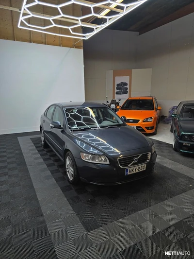 Volvo S40 2009, photo 1/17
