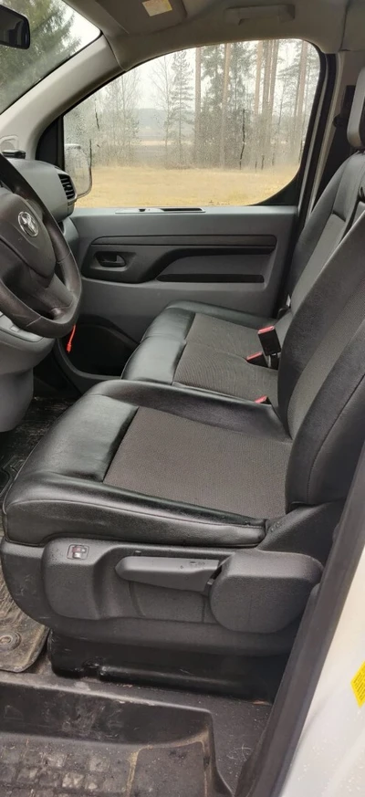 Toyota Proace L2 2,0 D 120 Automaatti 2019, kuva 6/9