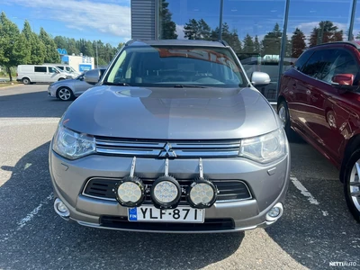 Mitsubishi Outlander PHEV 2014, kuva 2/5