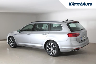 Volkswagen Passat 2020, photo 4/33