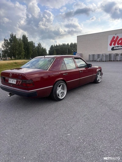 Mercedes-Benz 300 1989, photo 4/16