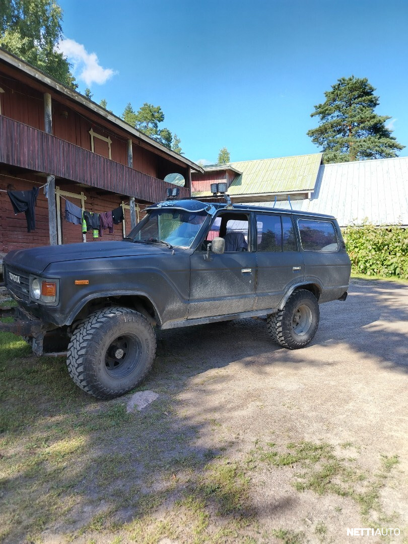 Toyota Land Cruiser