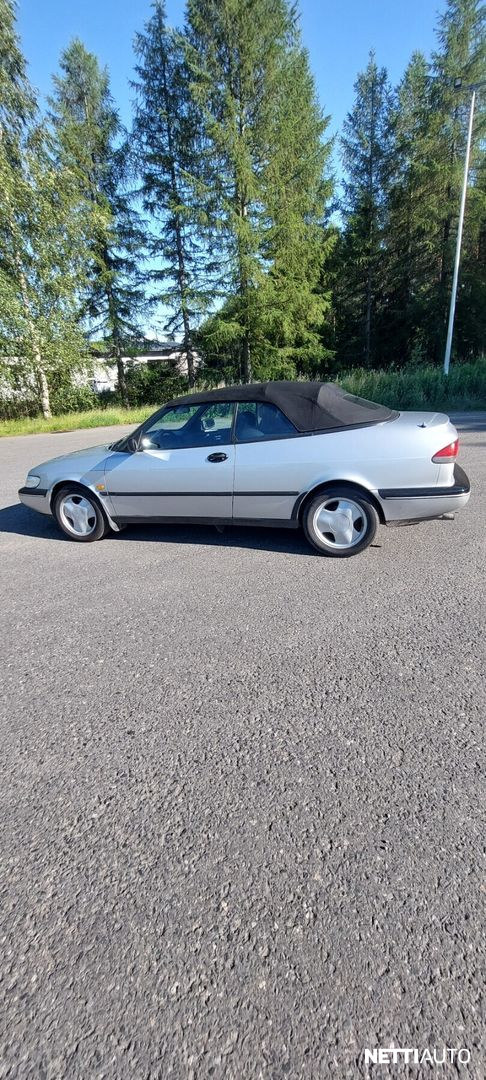 Saab 900