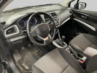 Suzuki SX4 S-Cross 1,6 VVT 4WD GL+ 5MT 2016, kuva 4/4