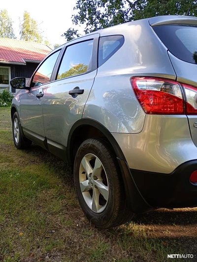 Nissan Qashqai 1.6. 2013, photo 4/15