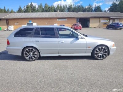 BMW 525 dA Touring 2003, kuva 2/25